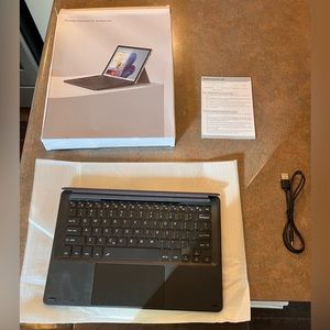 Wireless keyboard for surface pro
